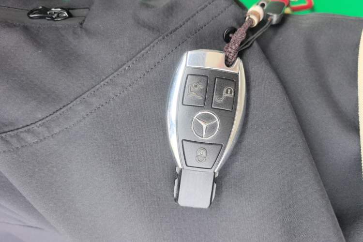 Used Mercedes-Benz M-Class 2014 ML 400 4MATIC Luxury Model Vehicle Key