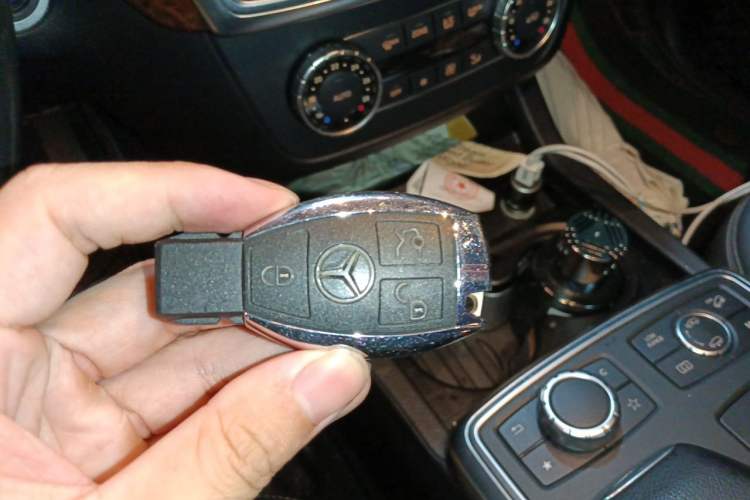 Used Mercedes-Benz M-Class 2014 ML 400 4MATIC Luxury Model Vehicle Key