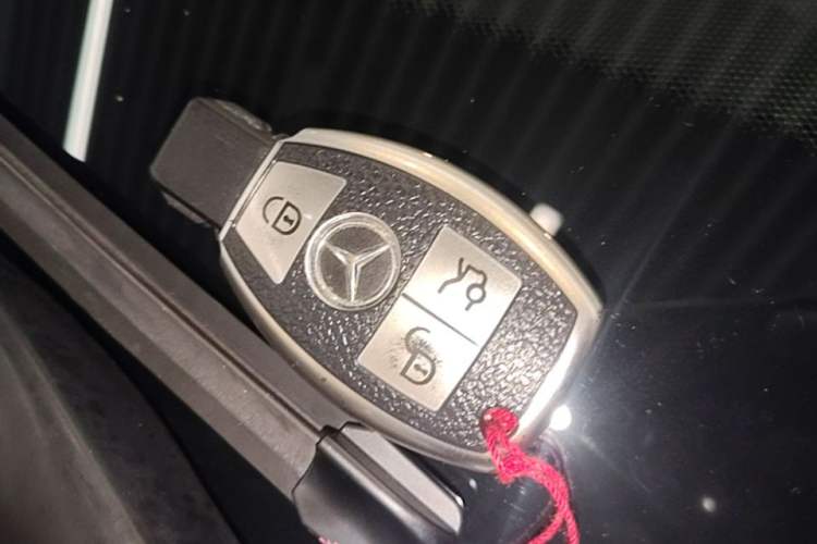 Used Mercedes-Benz M-Class 2014 ML 320 4MATIC Vehicle Key