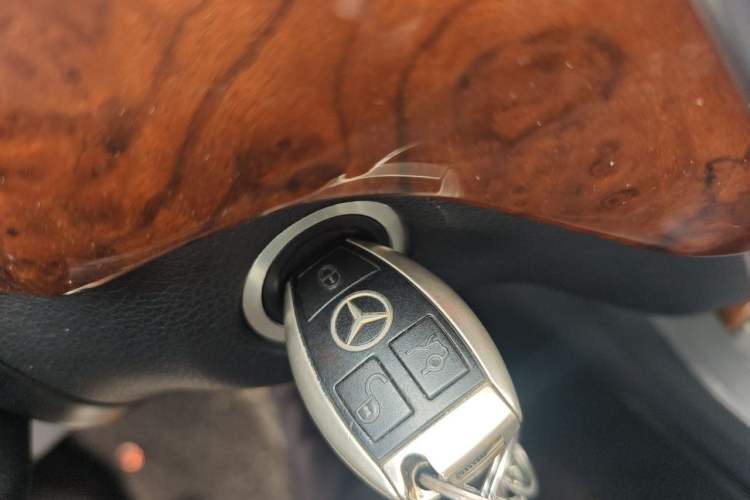 Used Mercedes-Benz M-Class 2014 ML 400 4MATIC Luxury Model Vehicle Key