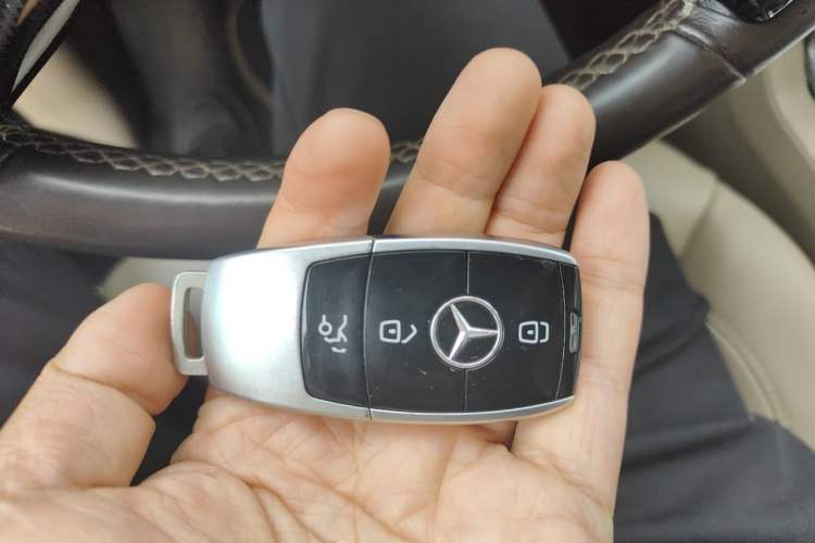Used Mercedes-Benz M-Class 2014 ML 320 4MATIC Vehicle Key