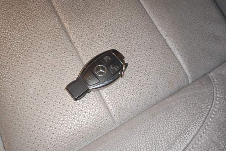 Used Mercedes-Benz M-Class 2014 ML 320 4MATIC Vehicle Key