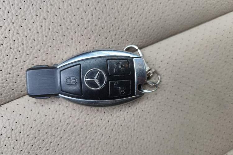 Used Mercedes-Benz M-Class 2014 ML 320 4MATIC Vehicle Key