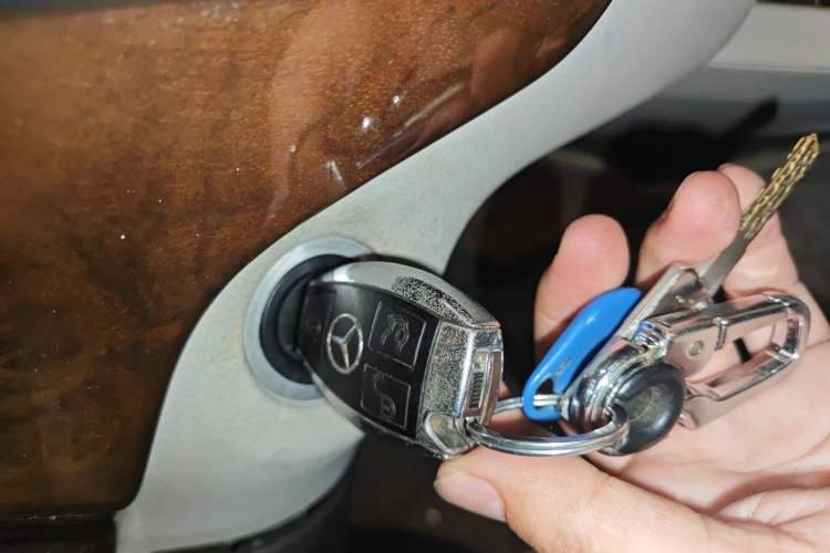 Used Mercedes-Benz M-Class 2014 ML 400 4MATIC Dynamic Model Vehicle Key