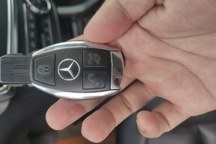 Used Mercedes-Benz M-Class 2014 ML 320 4MATIC Vehicle Key