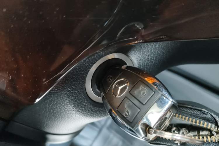 Used Mercedes-Benz M-Class 2014 ML 400 4MATIC Luxury Model Vehicle Key
