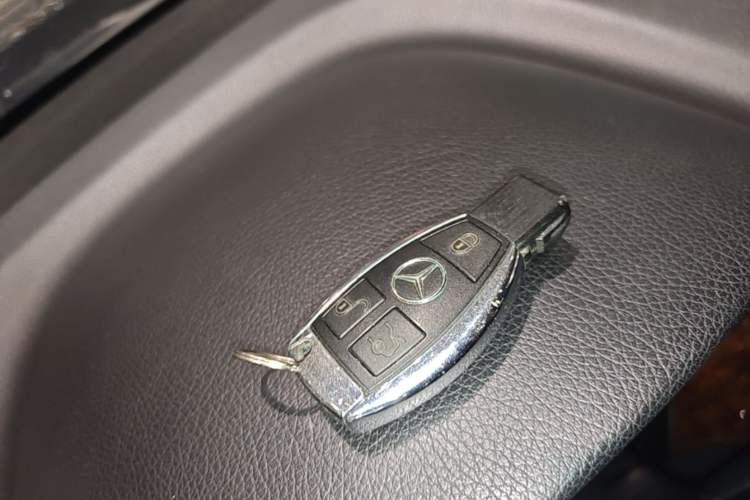 Used Mercedes-Benz M-Class 2014 ML 400 4MATIC Luxury Model Vehicle Key