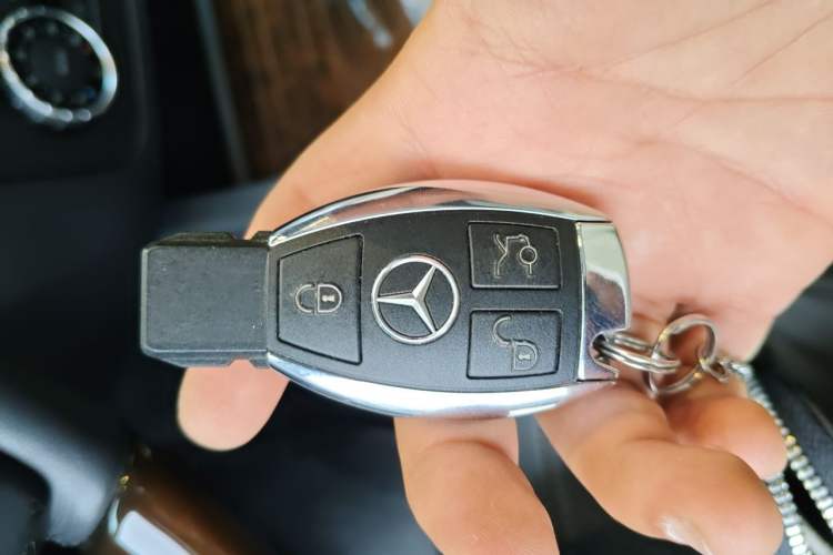 Used Mercedes-Benz M-Class 2014 ML 400 4MATIC Luxury Model Vehicle Key