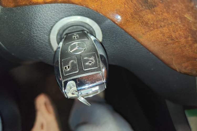 Used Mercedes-Benz M-Class 2014 ML 400 4MATIC Dynamic Model Vehicle Key