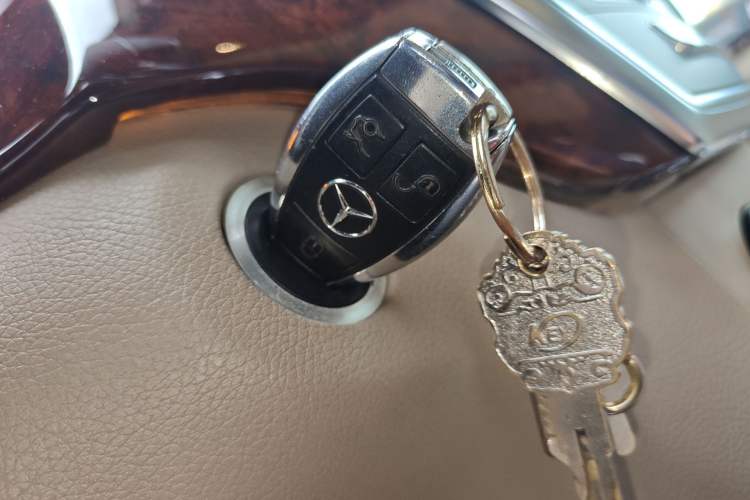 Used Mercedes-Benz M-Class 2014 ML 400 4MATIC Luxury Model Vehicle Key