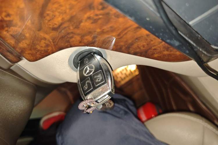 Used Mercedes-Benz M-Class 2014 ML 400 4MATIC Dynamic Model Vehicle Key
