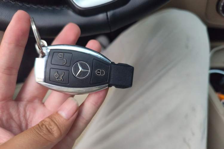 Used Mercedes-Benz M-Class 2014 ML 320 4MATIC Vehicle Key