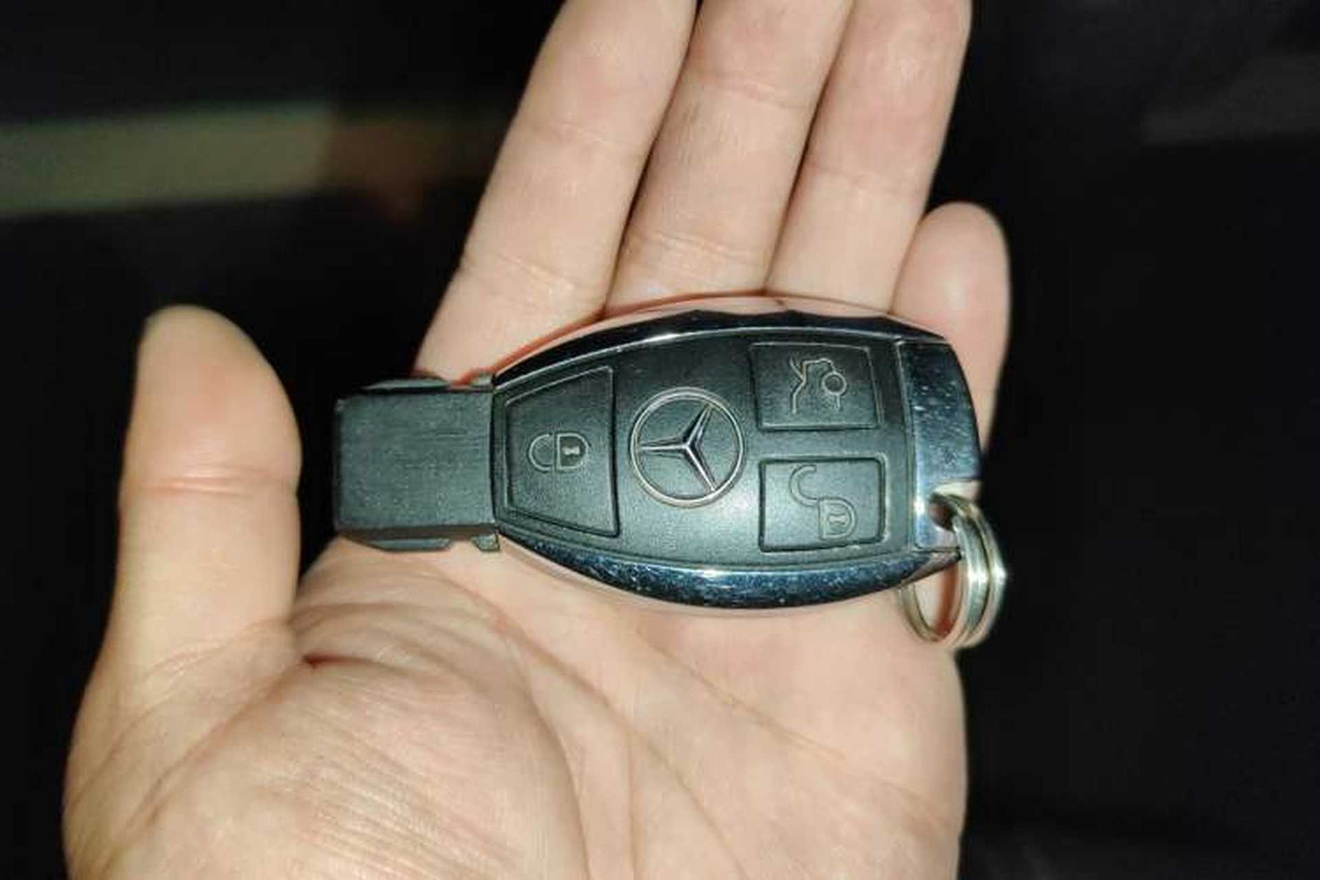 Used Mercedes-Benz M-Class 2014 ML 400 4MATIC Dynamic Model Vehicle Key
