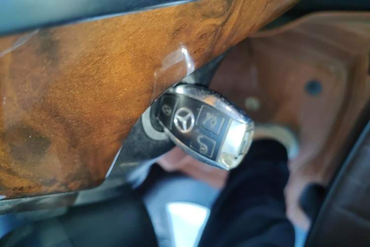 Used Mercedes-Benz M-Class 2014 ML 400 4MATIC Dynamic Model Vehicle Key