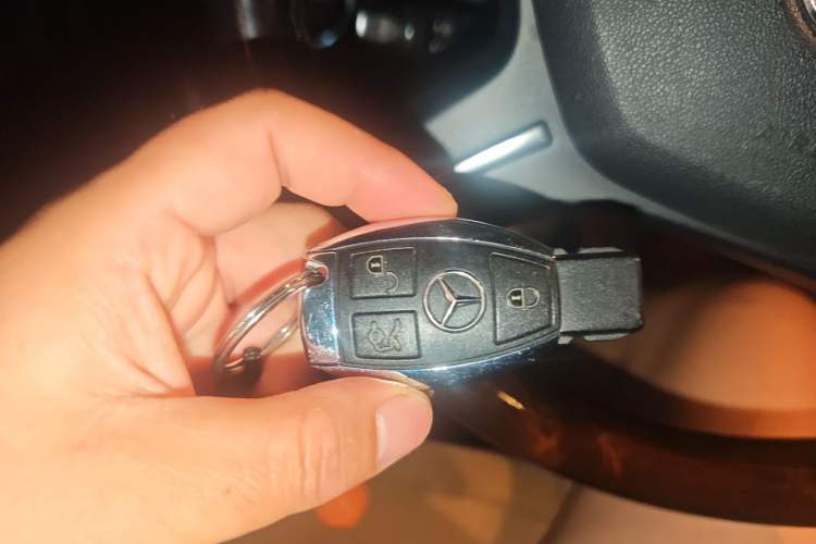 Used Mercedes-Benz M-Class 2014 ML 400 4MATIC Luxury Model Vehicle Key
