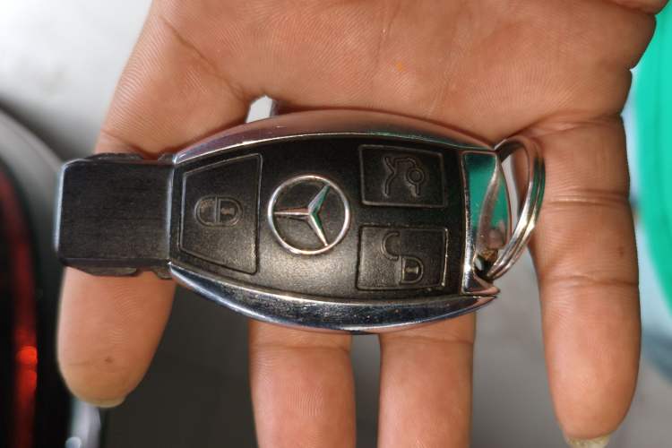 Used Mercedes-Benz M-Class 2014 ML 320 4MATIC Vehicle Key