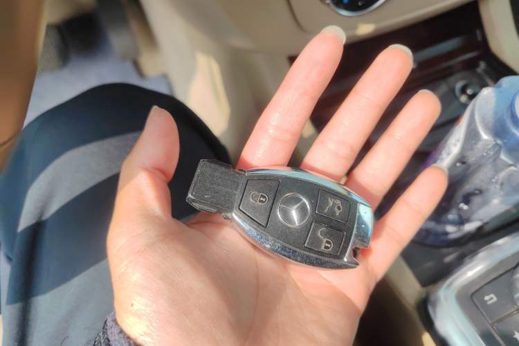 Used Mercedes-Benz M-Class 2014 ML 400 4MATIC Dynamic Model Vehicle Key
