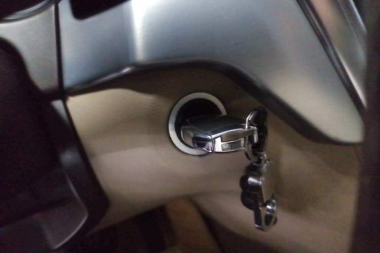 Used Mercedes-Benz M-Class 2014 ML 320 4MATIC Vehicle Key