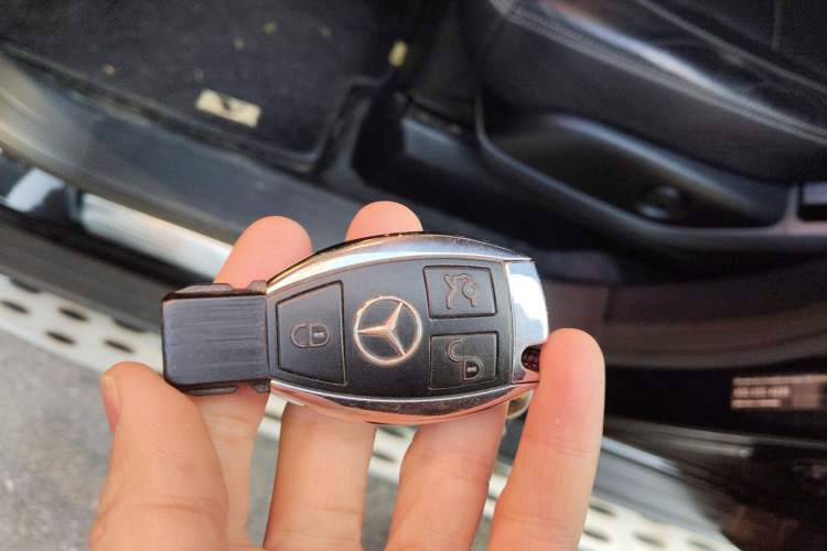 Used Mercedes-Benz M-Class 2014 ML 350 CDI 4MATIC Vehicle Key