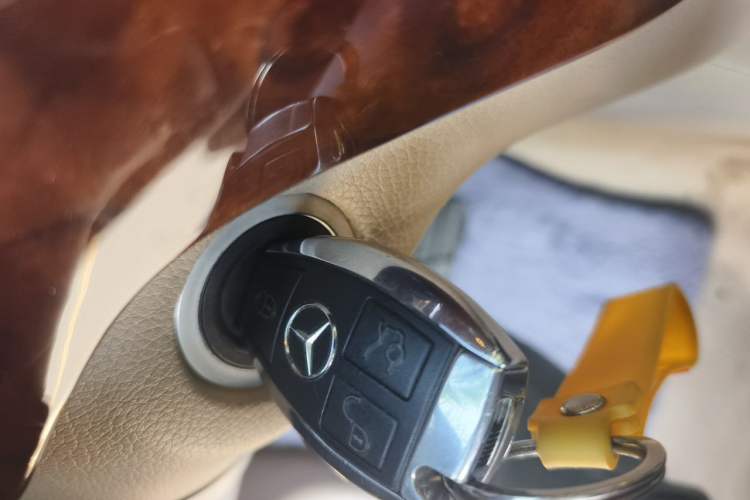 Used Mercedes-Benz M-Class 2014 ML 400 4MATIC Dynamic Model Vehicle Key