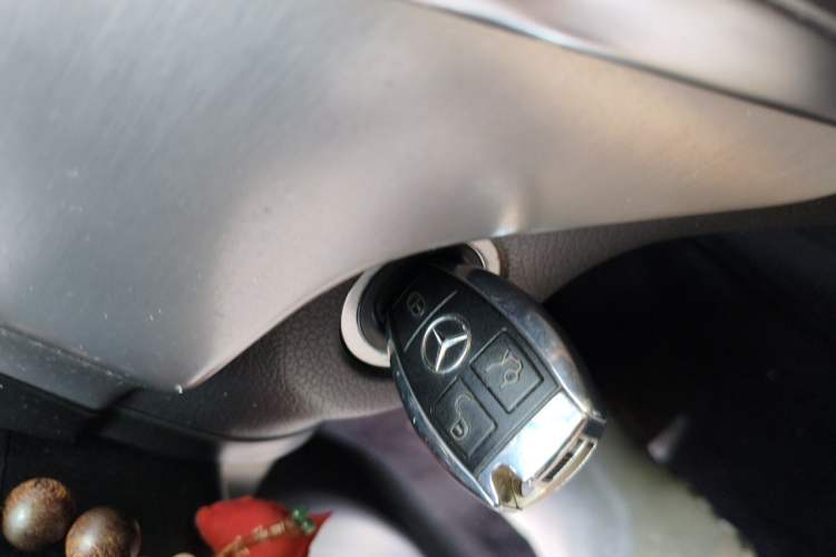 Used Mercedes-Benz M-Class 2014 ML 320 4MATIC Vehicle Key