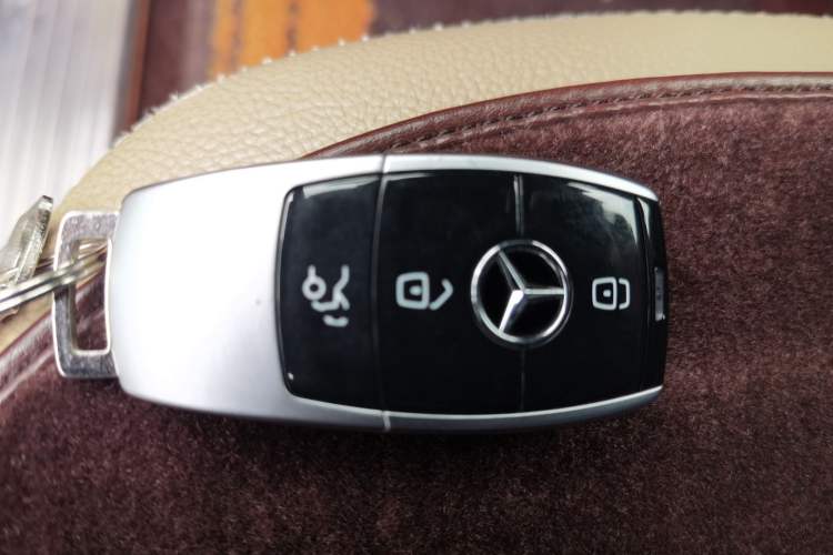 Used Mercedes-Benz M-Class 2014 ML 320 4MATIC Vehicle Key