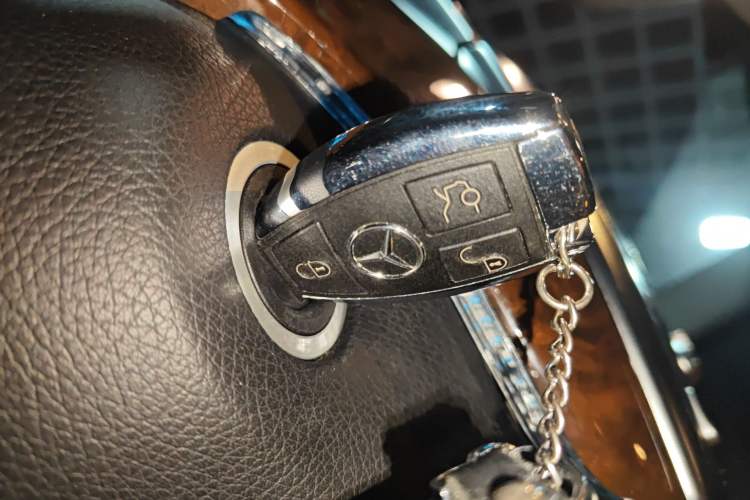 Used Mercedes-Benz M-Class 2014 ML 400 4MATIC Luxury Model Vehicle Key
