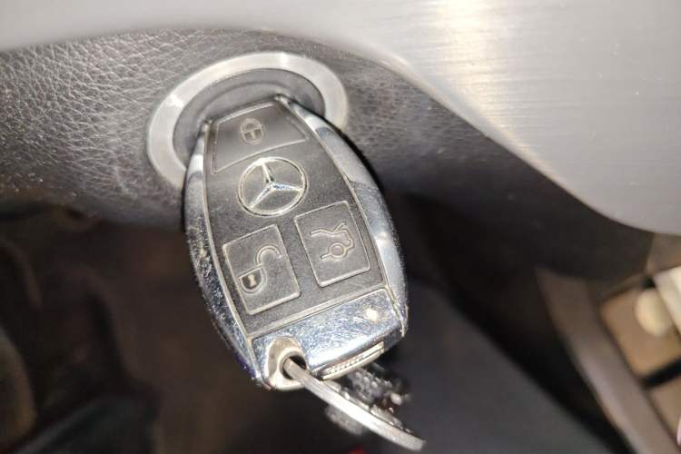 Used Mercedes-Benz M-Class 2014 ML 320 4MATIC Vehicle Key