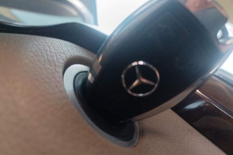 Used Mercedes-Benz M-Class 2014 ML 400 4MATIC Dynamic Model Vehicle Key