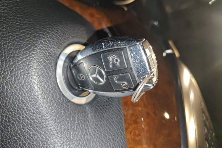 Used Mercedes-Benz M-Class 2014 ML 400 4MATIC Dynamic Model Vehicle Key