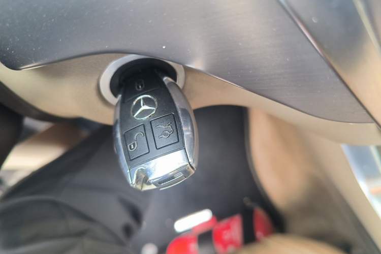 Used Mercedes-Benz M-Class 2014 ML 320 4MATIC Vehicle Key