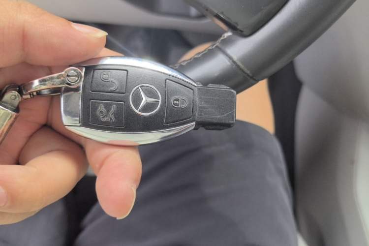 Used Mercedes-Benz M-Class  Vehicle Key