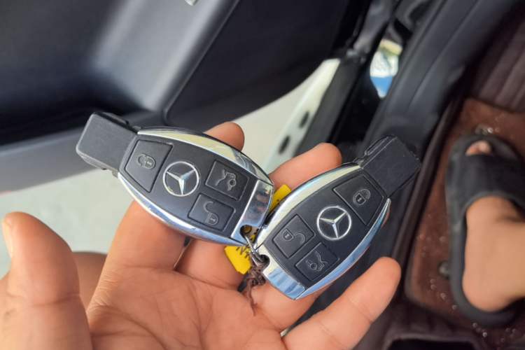 Used Mercedes-Benz M-Class 2014 ML 320 4MATIC Vehicle Key