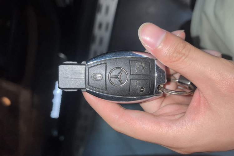 Used Mercedes-Benz M-Class 2014 ML 400 4MATIC Luxury Model Vehicle Key