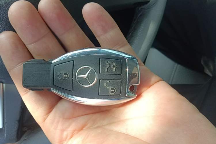 Used Mercedes-Benz M-Class 2014 ML 400 4MATIC Dynamic Model Vehicle Key