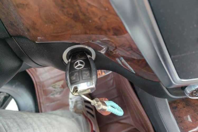 Used Mercedes-Benz M-Class 2014 ML 400 4MATIC Luxury Model Vehicle Key