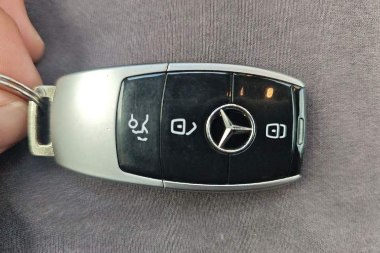Used Mercedes-Benz M-Class 2014 ML 320 4MATIC Vehicle Key