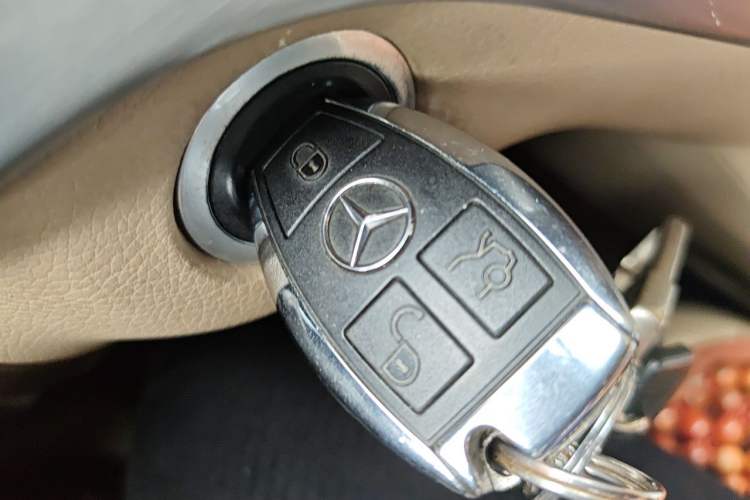Used Mercedes-Benz M-Class 2014 ML 320 4MATIC Vehicle Key
