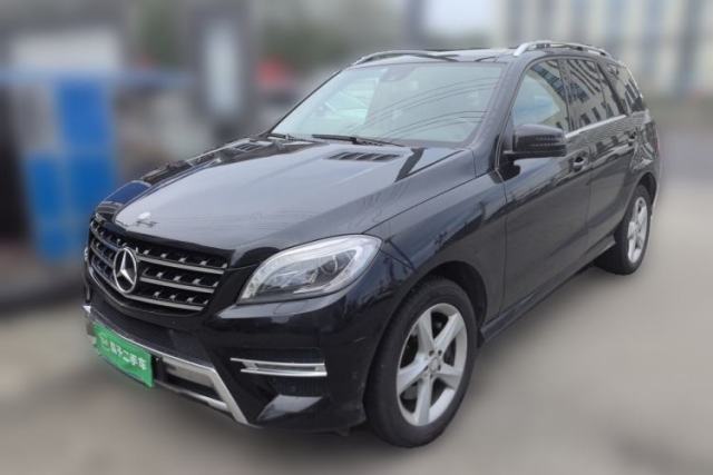 Used Mercedes-Benz M-Class Mercedes-Benz M-Class, 5-seater, 3.0-liter gasoline engine, automatic transmission, sunroof, four-wheel drive