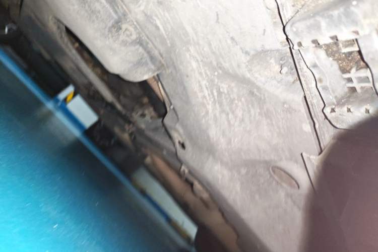 Used Mercedes-Benz M-Class 2014 ML 400 4MATIC Dynamic Model Chassis Front Left