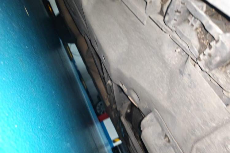 Used Mercedes-Benz M-Class 2014 ML 400 4MATIC Dynamic Model Chassis Front Right
