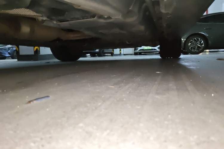 Used Mercedes-Benz M-Class 2014 ML 320 4MATIC Chassis Rear Right