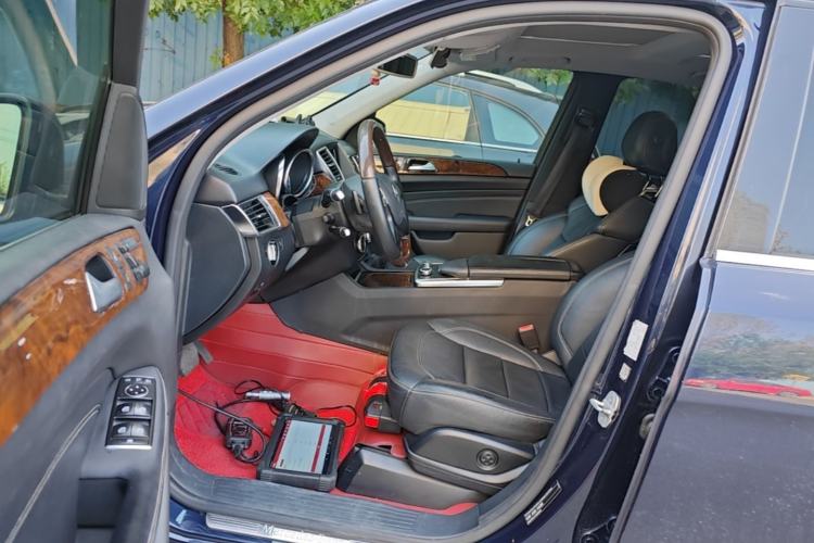 Used Mercedes-Benz M-Class 2014 ML 400 4MATIC Luxury Model Driver Seat