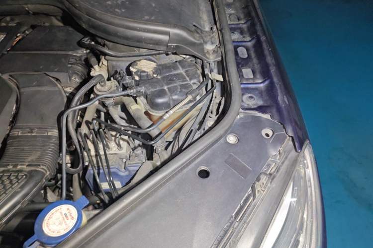 Used Mercedes-Benz M-Class 2014 ML 400 4MATIC Dynamic Model Engine Bay Left