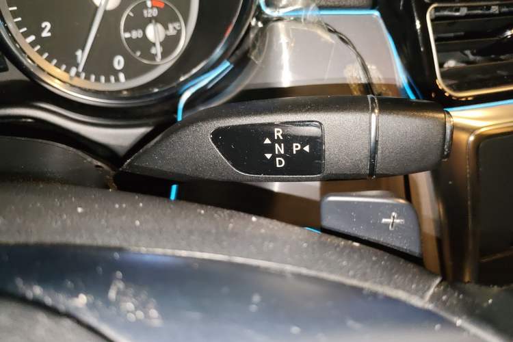 Used Mercedes-Benz M-Class 2014 ML 320 4MATIC Gear Lever