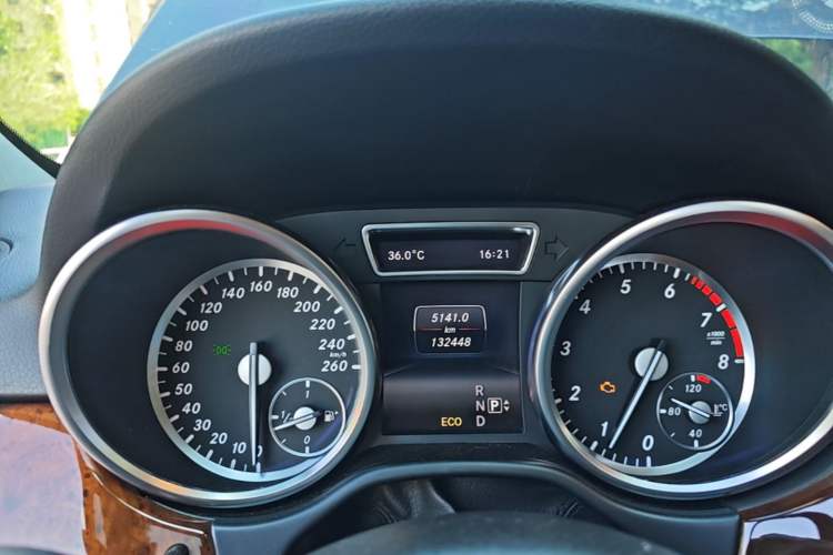 Used Mercedes-Benz M-Class 2014 ML 400 4MATIC Luxury Model Instrument Cluster