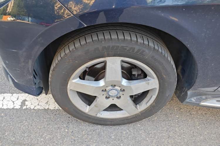 Used Mercedes-Benz M-Class 2014 ML 400 4MATIC Luxury Model Left Front Wheel Hub