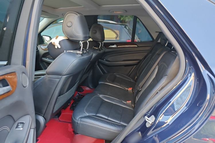 Used Mercedes-Benz M-Class 2014 ML 400 4MATIC Luxury Model Left Rear Seat