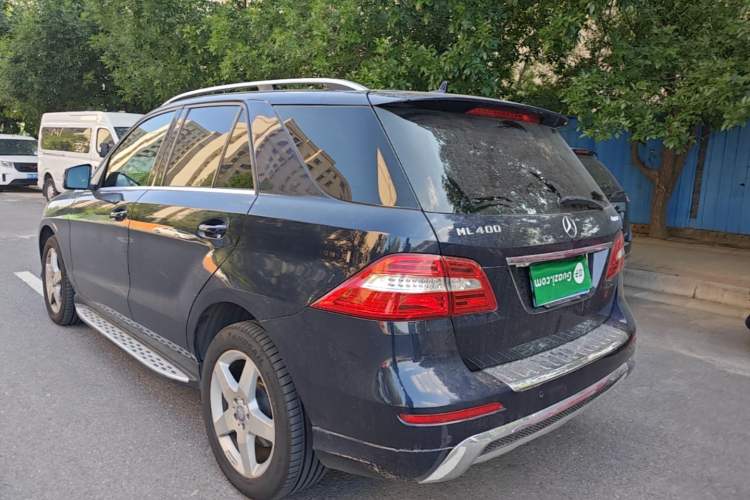Used Mercedes-Benz M-Class 2014 ML 400 4MATIC Luxury Model Rear Left 45 Deg