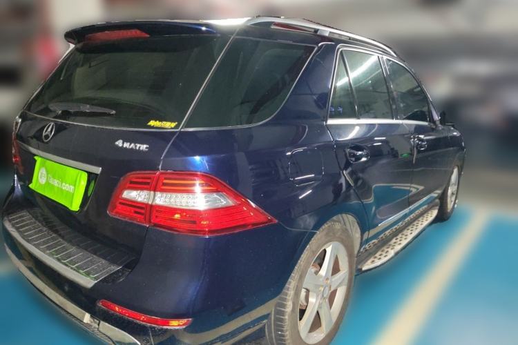 Used Mercedes-Benz M-Class 2014 ML 400 4MATIC Dynamic Model Rear Right 45 Deg